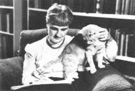  Kathleen HALE