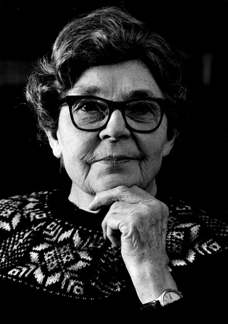  Ellis PETERS