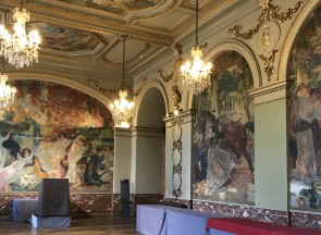 Edmund Dulac and the Salle des Illustres